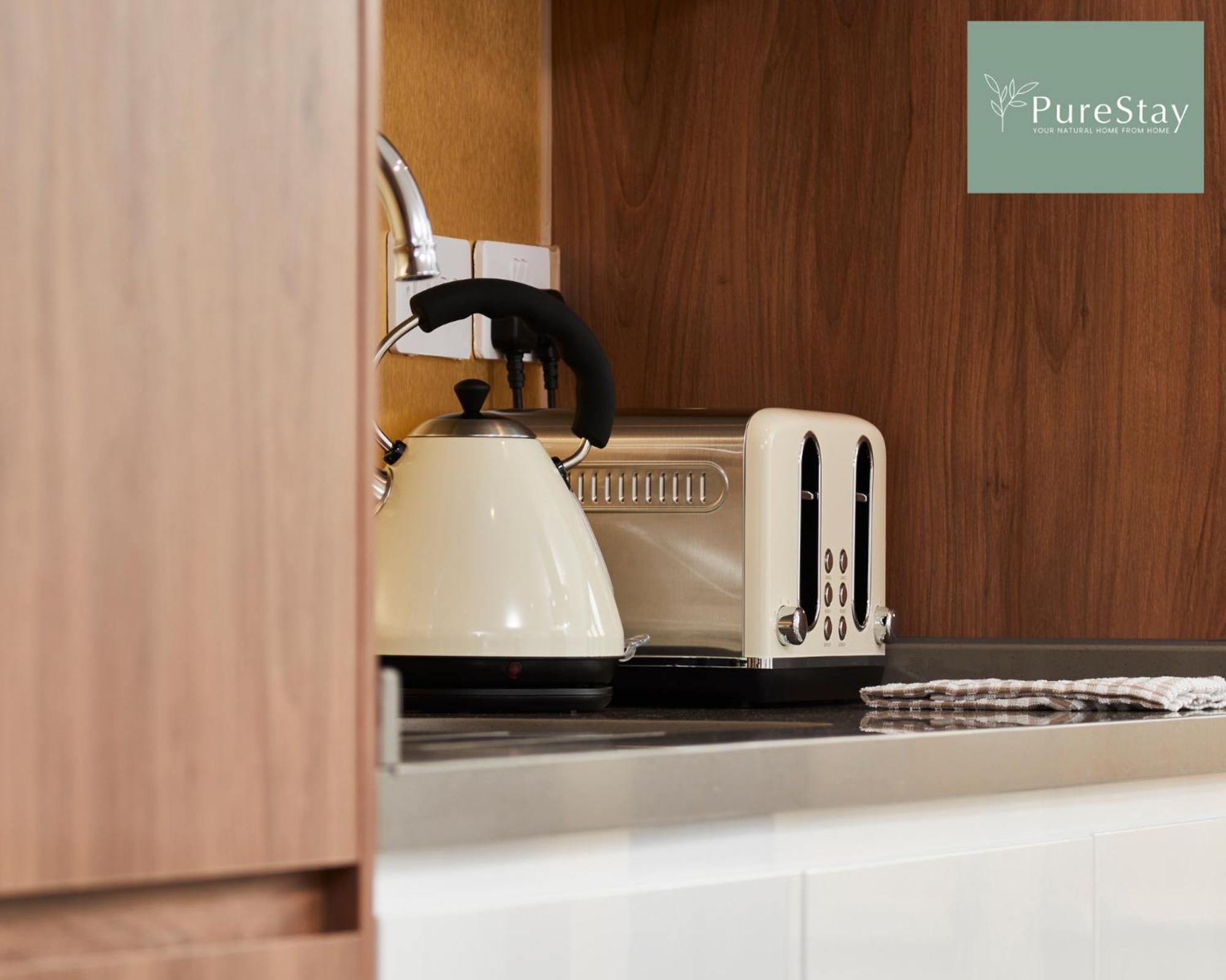 Stunning 5 Bed Manchester House With Parking By Purestay Short Lets & Serviced Accommodation المظهر الخارجي الصورة