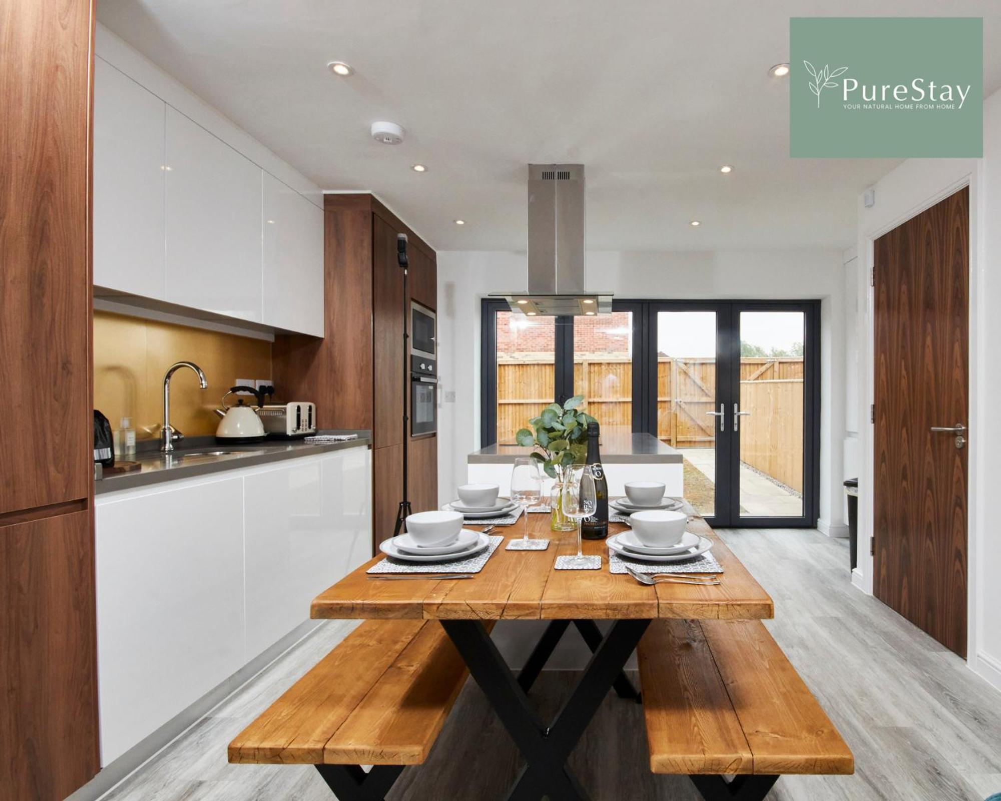 Stunning 5 Bed Manchester House With Parking By Purestay Short Lets & Serviced Accommodation المظهر الخارجي الصورة