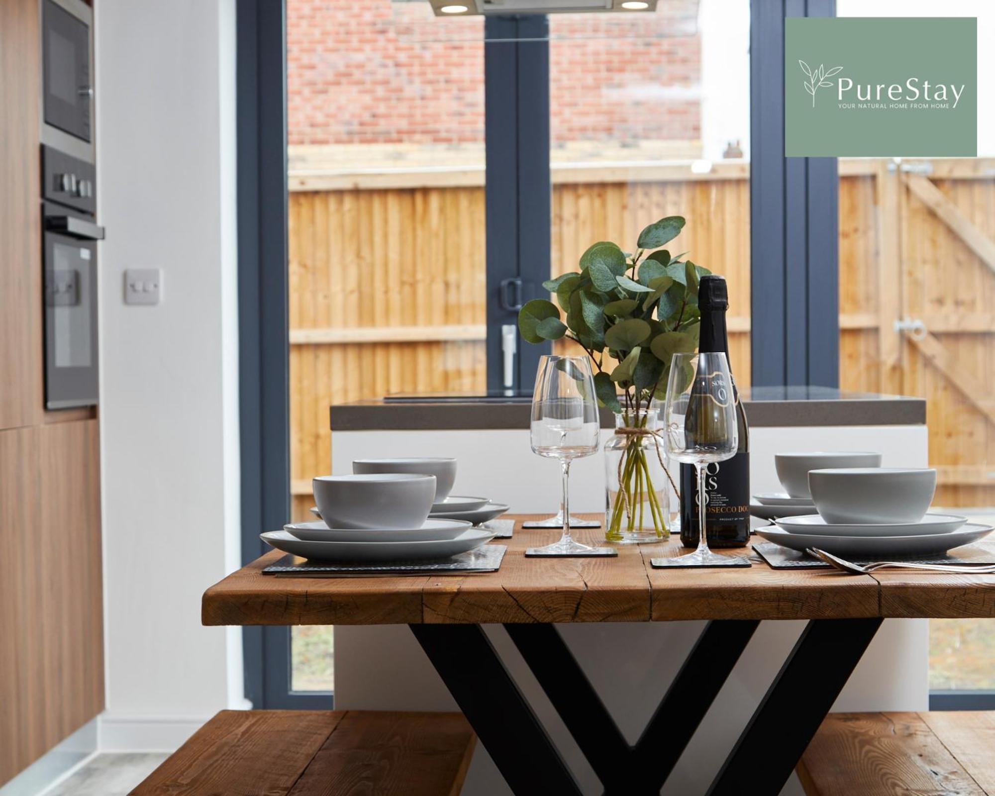 Stunning 5 Bed Manchester House With Parking By Purestay Short Lets & Serviced Accommodation المظهر الخارجي الصورة
