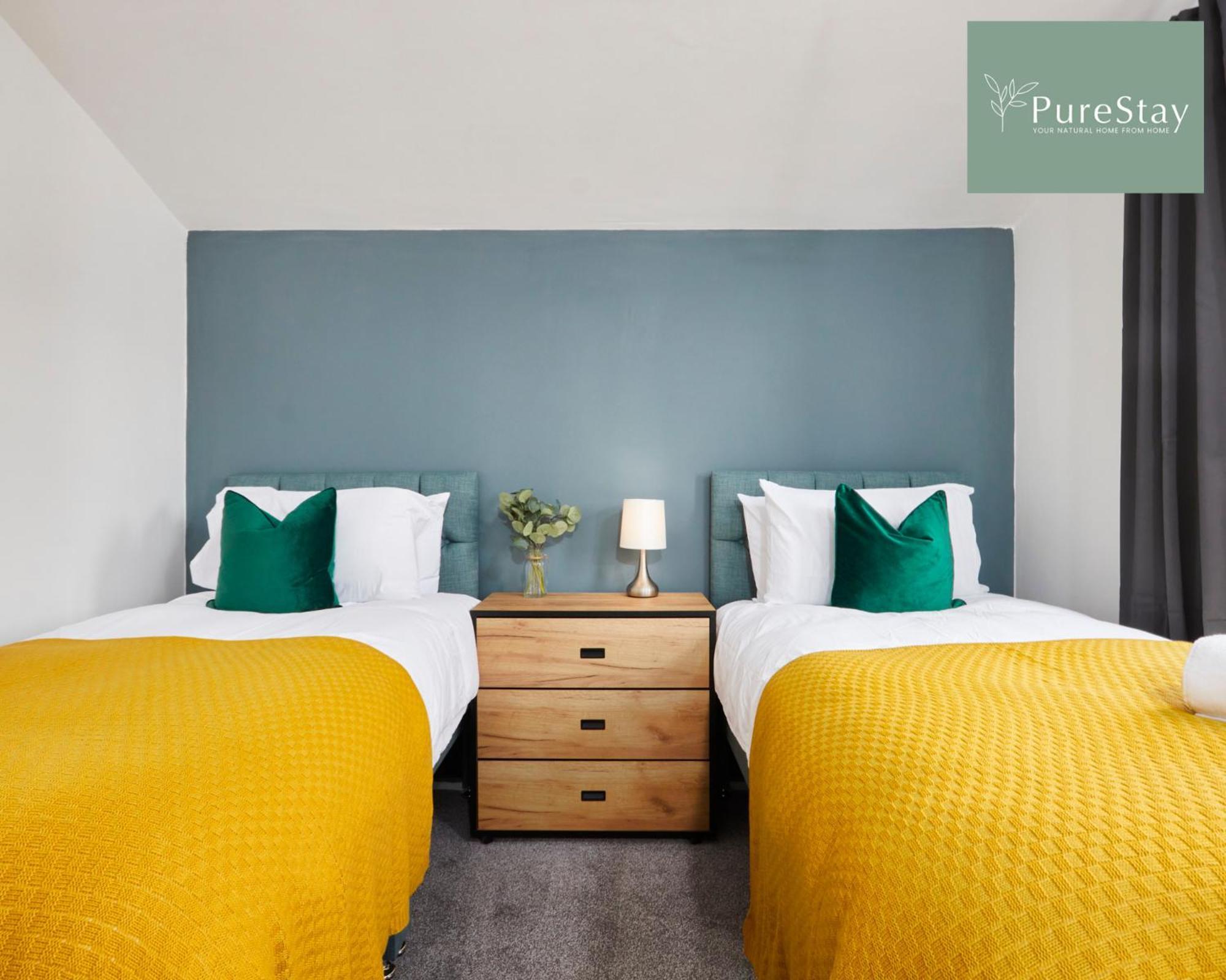 Stunning 5 Bed Manchester House With Parking By Purestay Short Lets & Serviced Accommodation المظهر الخارجي الصورة