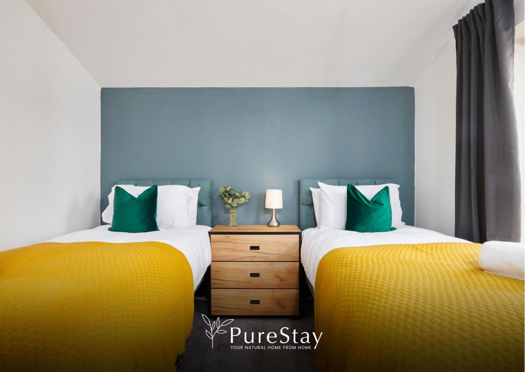 Stunning 5 Bed Manchester House With Parking By Purestay Short Lets & Serviced Accommodation المظهر الخارجي الصورة